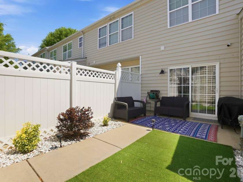 8512 Sunset Hill Road, Waxhaw, NC 28173.  MLS# CAR4370313, YatesRealty ID 17009. Back patio