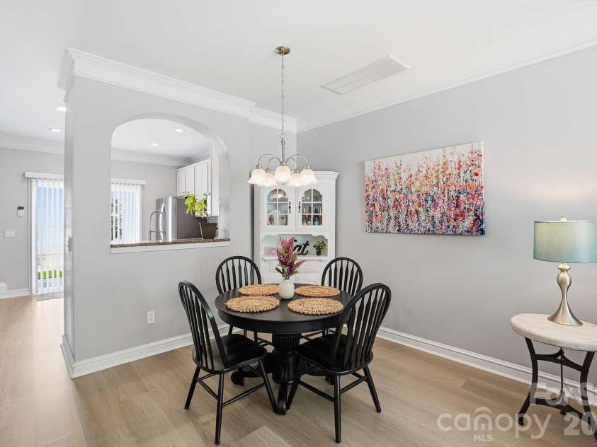 8512 Sunset Hill Road, Waxhaw, NC 28173.  MLS# CAR4370313, YatesRealty ID 17009. Dining area