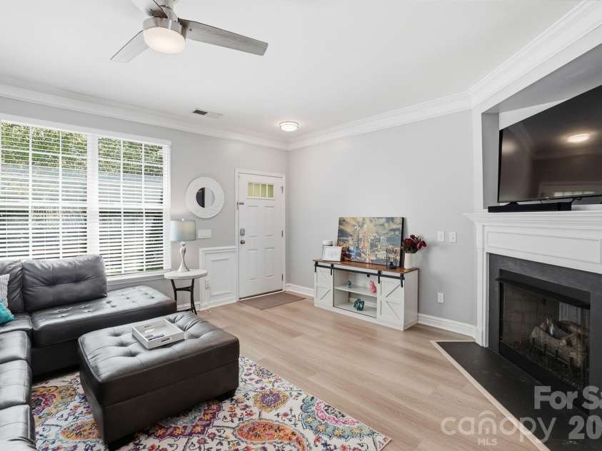8512 Sunset Hill Road, Waxhaw, NC 28173.  MLS# CAR4370313, YatesRealty ID 17009. Great room with fireplace
