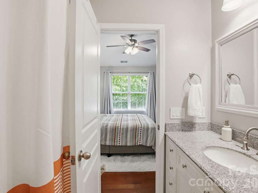 8512 Sunset Hill Road, Waxhaw, NC 28173.  MLS# CAR4370313, YatesRealty ID 17009. Primary ensuite bath