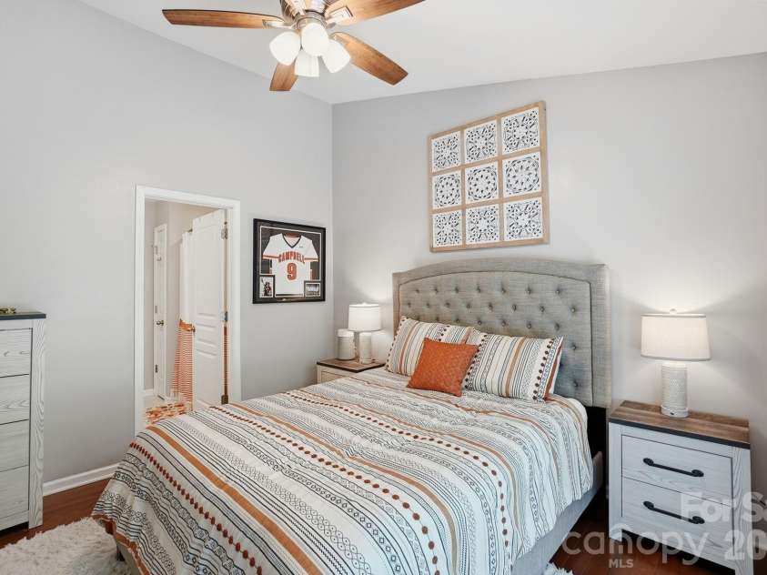 8512 Sunset Hill Road, Waxhaw, NC 28173.  MLS# CAR4370313, YatesRealty ID 17009. Primary suite with ensuite bath