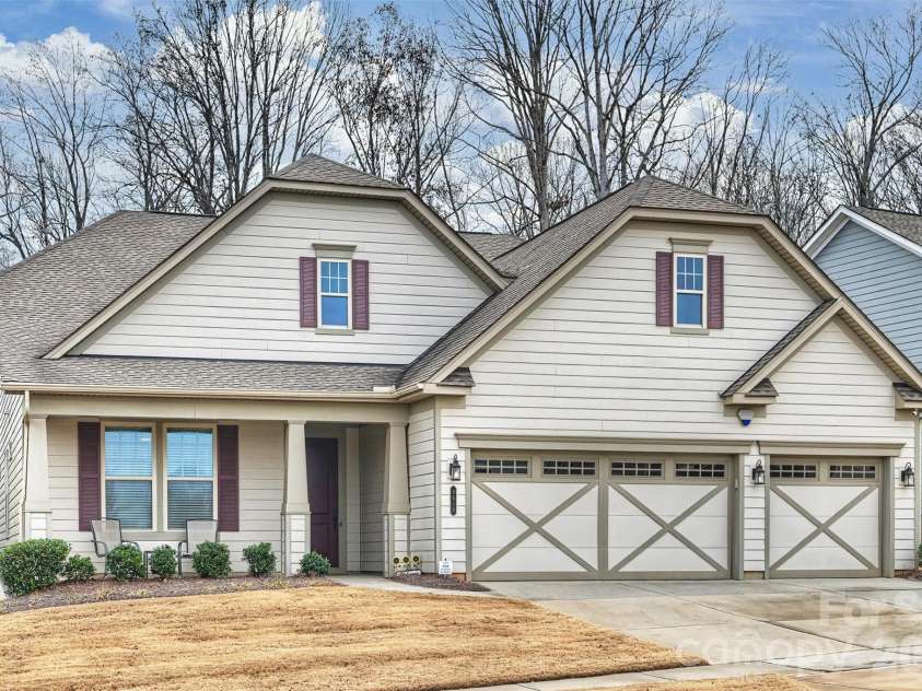 9610 Cresswind Boulevard, Charlotte, NC 28215.  MLS# CAR4332895, YatesRealty ID 1701. 