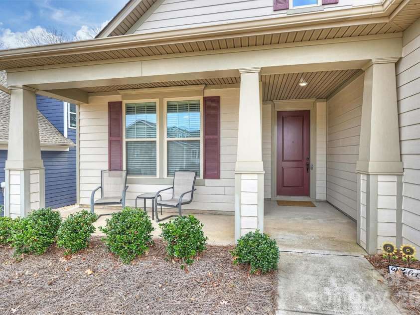 9610 Cresswind Boulevard, Charlotte, NC 28215.  MLS# CAR4332895, YatesRealty ID 1701. 