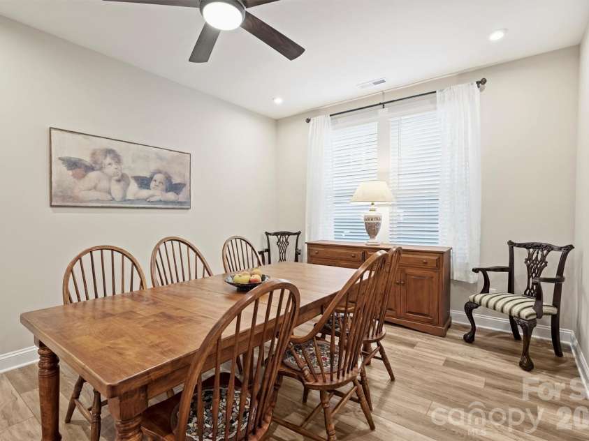 9610 Cresswind Boulevard, Charlotte, NC 28215.  MLS# CAR4332895, YatesRealty ID 1701. 