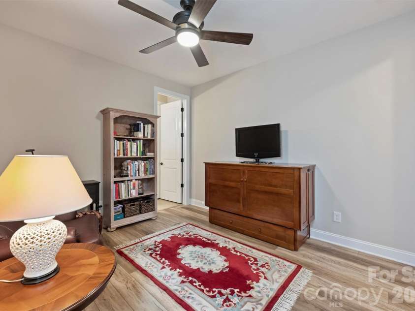 9610 Cresswind Boulevard, Charlotte, NC 28215.  MLS# CAR4332895, YatesRealty ID 1701. 