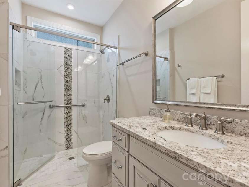 9610 Cresswind Boulevard, Charlotte, NC 28215.  MLS# CAR4332895, YatesRealty ID 1701. 