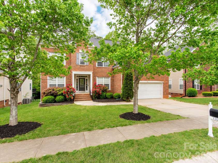 13223 Ashley Meadow Drive, Charlotte, NC 28213.  MLS# CAR4376184, YatesRealty ID 17010. 