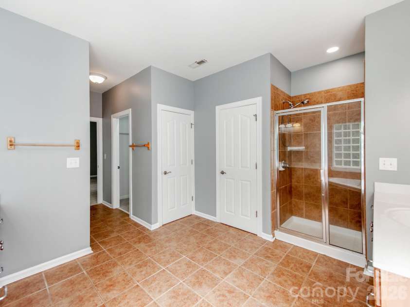 13223 Ashley Meadow Drive, Charlotte, NC 28213.  MLS# CAR4376184, YatesRealty ID 17010. 