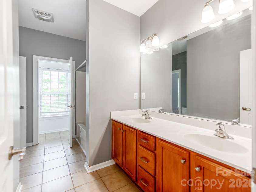 13223 Ashley Meadow Drive, Charlotte, NC 28213.  MLS# CAR4376184, YatesRealty ID 17010. 
