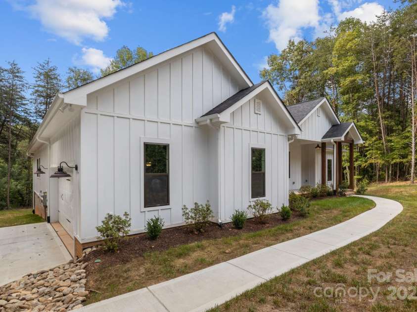 8225 Long Island Road, Catawba, NC 28609.  MLS# CAR4298824, YatesRealty ID 17010. 