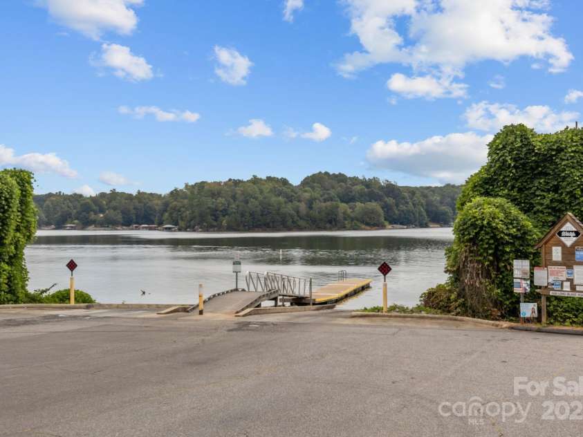 8225 Long Island Road, Catawba, NC 28609.  MLS# CAR4298824, YatesRealty ID 17010. Nearby public boat launch offers easy access to the water for recreation use.