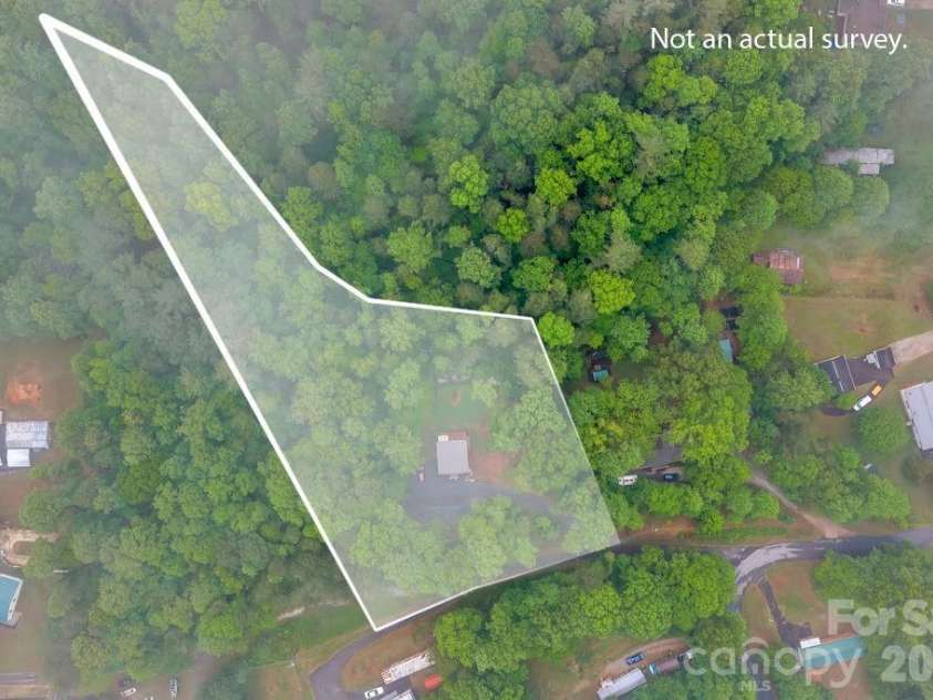 38 Macey Drive, Nebo, NC 28761.  MLS# CAR4376294, YatesRealty ID 17011. 