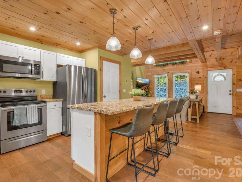 38 Macey Drive, Nebo, NC 28761.  MLS# CAR4376294, YatesRealty ID 17011. 