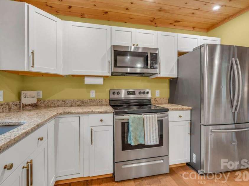 38 Macey Drive, Nebo, NC 28761.  MLS# CAR4376294, YatesRealty ID 17011. 