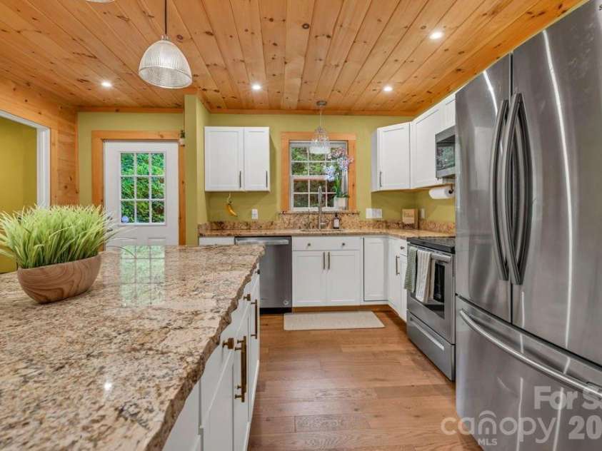 38 Macey Drive, Nebo, NC 28761.  MLS# CAR4376294, YatesRealty ID 17011. 