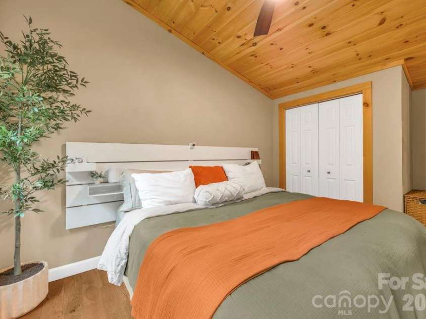 38 Macey Drive, Nebo, NC 28761.  MLS# CAR4376294, YatesRealty ID 17011. 