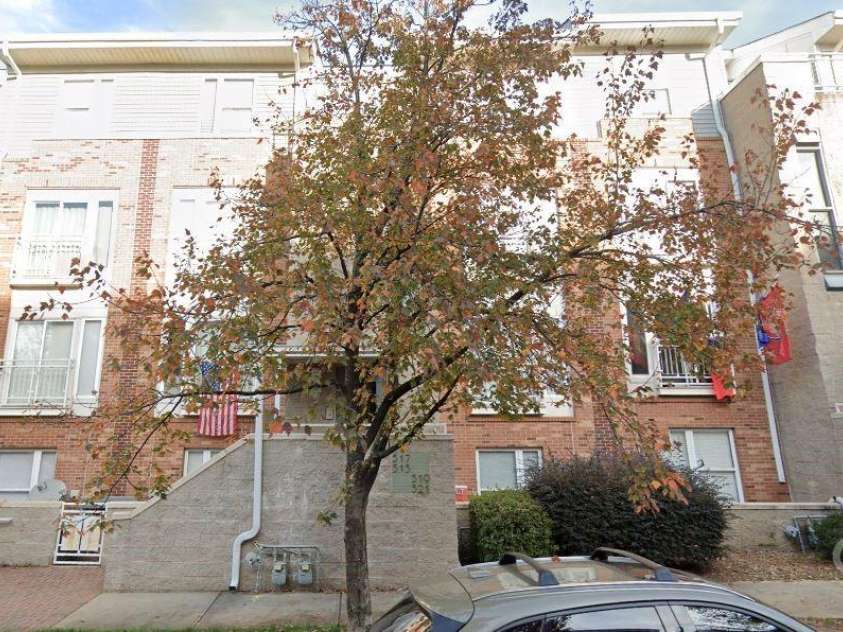 521 Donatello Avenue, Charlotte, NC 28205.  MLS# CAR4255002, YatesRealty ID 17011. 