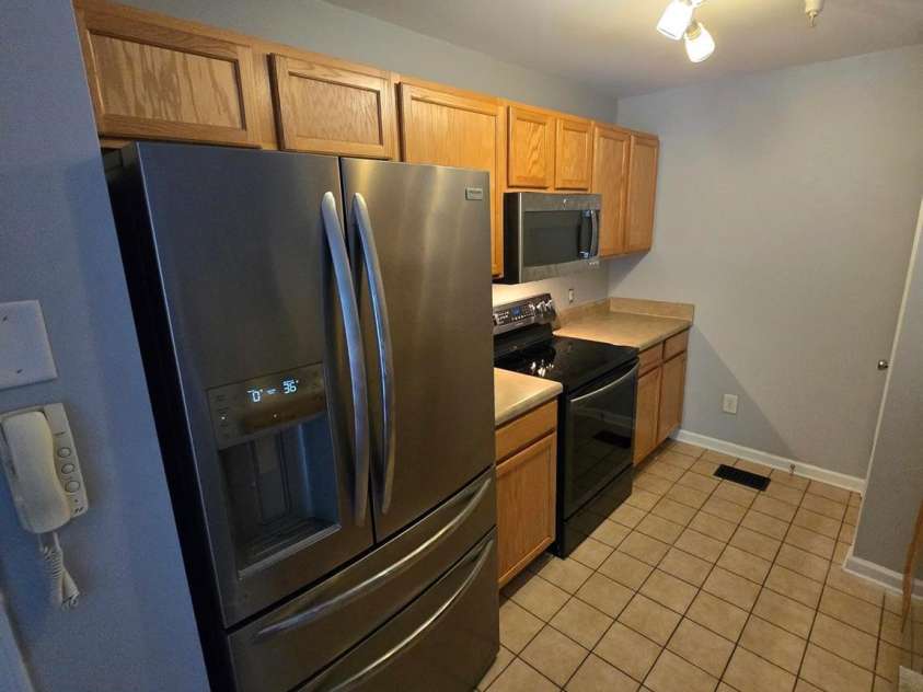 521 Donatello Avenue, Charlotte, NC 28205.  MLS# CAR4255002, YatesRealty ID 17011. 