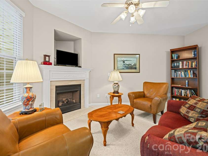 932 Coffee Tree Lane, Rock Hill, SC 29732.  MLS# CAR4374399, YatesRealty ID 17012. Family Room