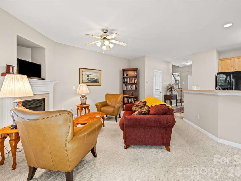 932 Coffee Tree Lane, Rock Hill, SC 29732.  MLS# CAR4374399, YatesRealty ID 17012. Family Room
