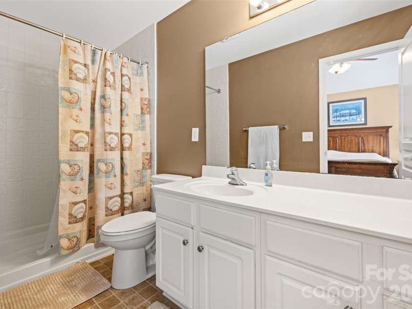 932 Coffee Tree Lane, Rock Hill, SC 29732.  MLS# CAR4374399, YatesRealty ID 17012. Primary On-Suite