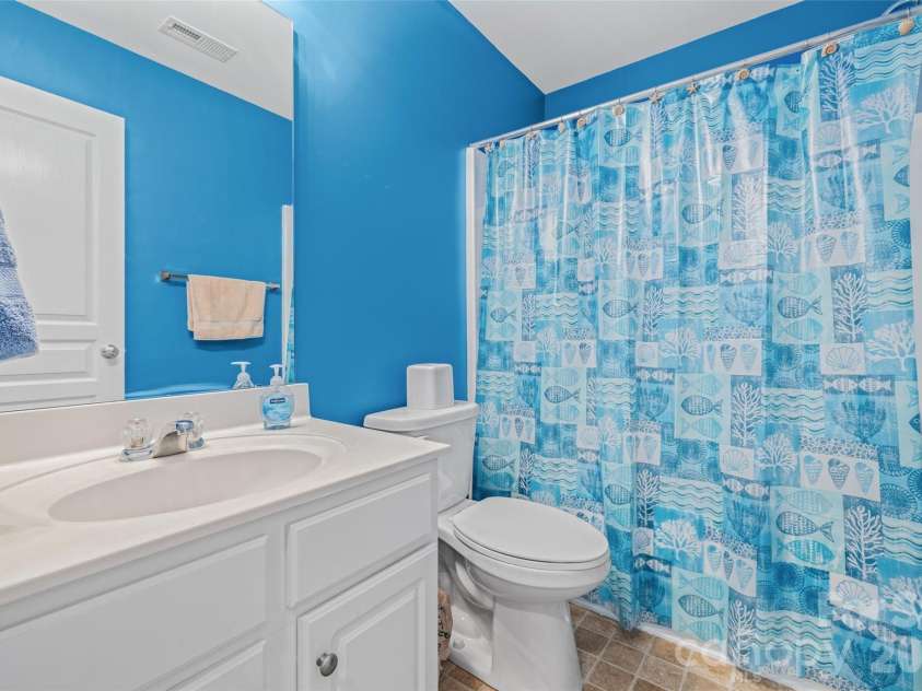 932 Coffee Tree Lane, Rock Hill, SC 29732.  MLS# CAR4374399, YatesRealty ID 17012. Second Full Bath