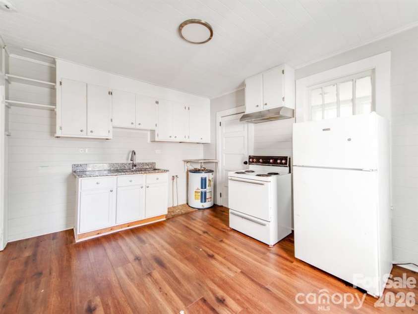 624 Morris Street, Rock Hill, SC 29730.  MLS# CAR4376304, YatesRealty ID 17013. 