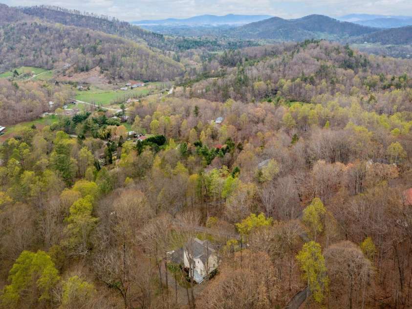 51 Sugar Hill Drive, Weaverville, NC 28787.  MLS# CAR4243411, YatesRealty ID 17014. Beautiful Weaverville Setting