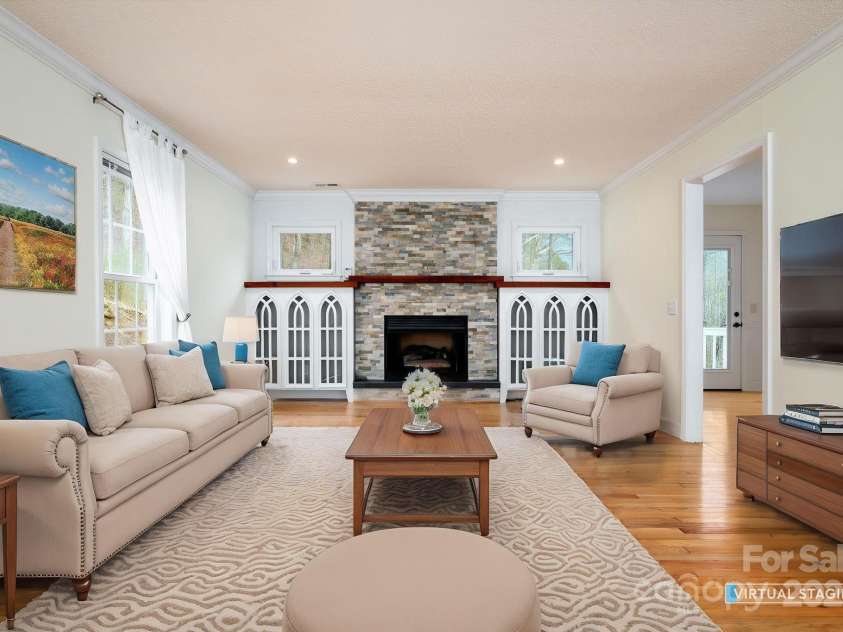 51 Sugar Hill Drive, Weaverville, NC 28787.  MLS# CAR4243411, YatesRealty ID 17014. Living Room