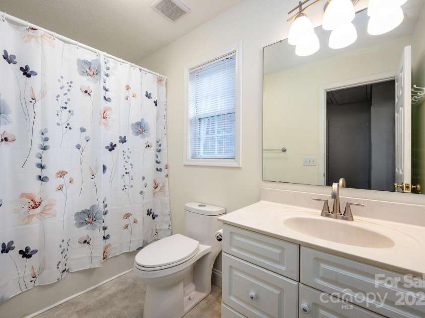 51 Sugar Hill Drive, Weaverville, NC 28787.  MLS# CAR4243411, YatesRealty ID 17014. Upper-Level Guest Bathroom