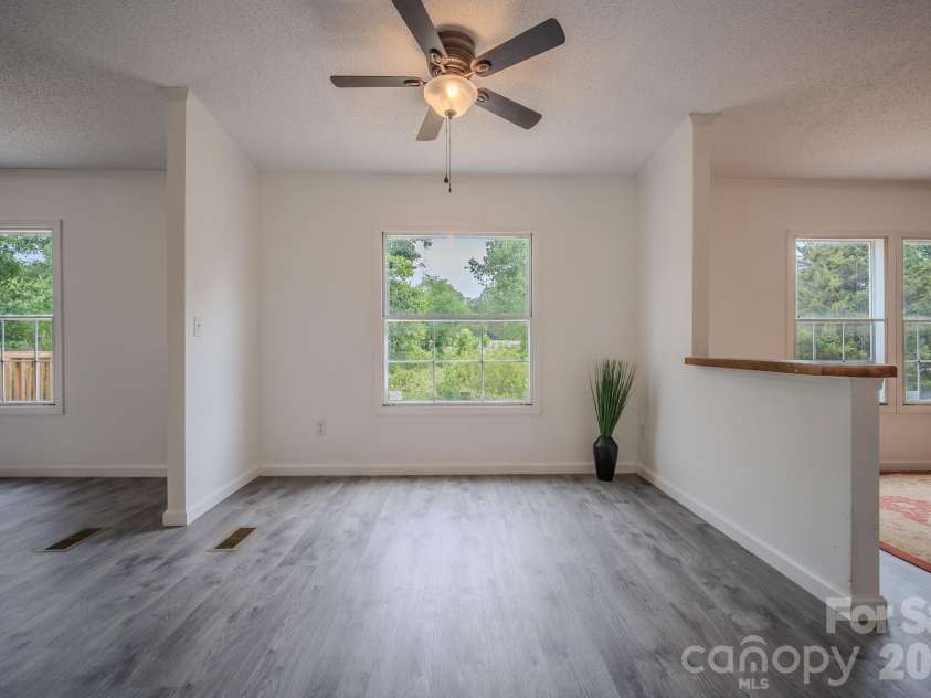 2932 23rd Avenue, Hickory, NC 28601.  MLS# CAR4376053, YatesRealty ID 17016. 