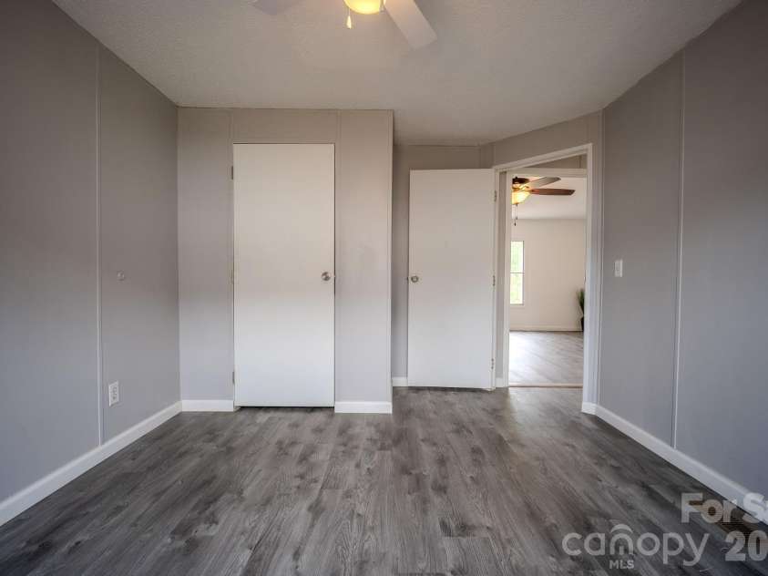 2932 23rd Avenue, Hickory, NC 28601.  MLS# CAR4376053, YatesRealty ID 17016. 