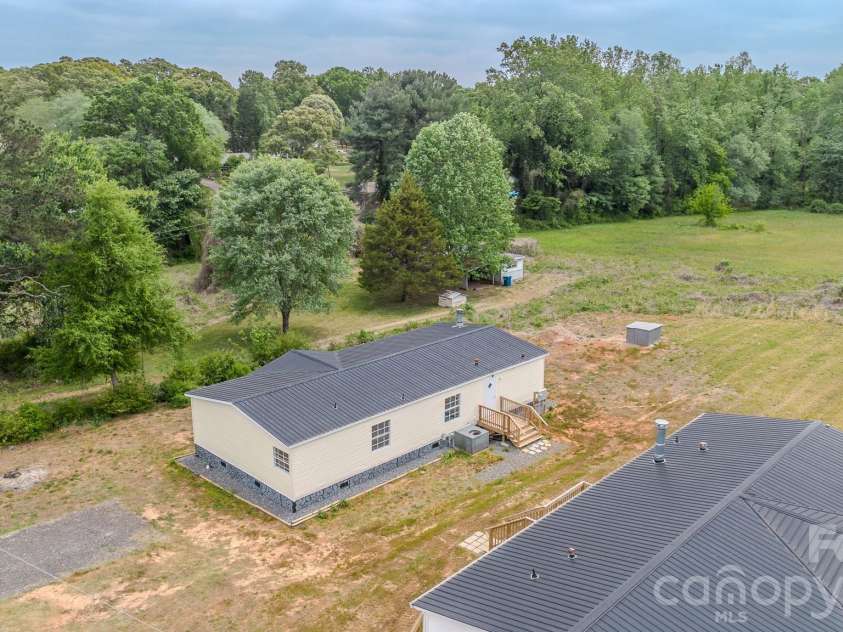 2932 23rd Avenue, Hickory, NC 28601.  MLS# CAR4376053, YatesRealty ID 17016. 