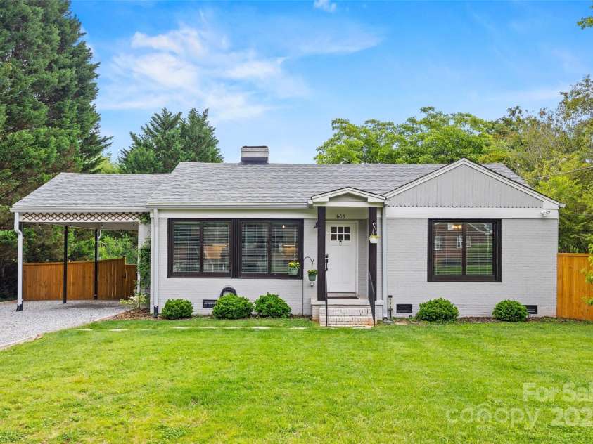 605 Cobb Street, Lowell, NC 28098.  MLS# CAR4261193, YatesRealty ID 17016. 