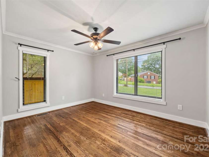 605 Cobb Street, Lowell, NC 28098.  MLS# CAR4261193, YatesRealty ID 17016. 