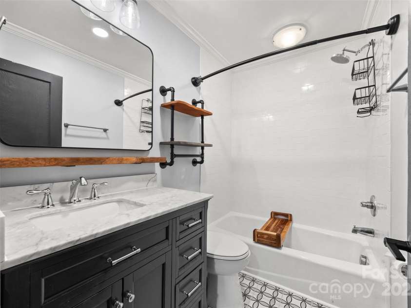 605 Cobb Street, Lowell, NC 28098.  MLS# CAR4261193, YatesRealty ID 17016. 