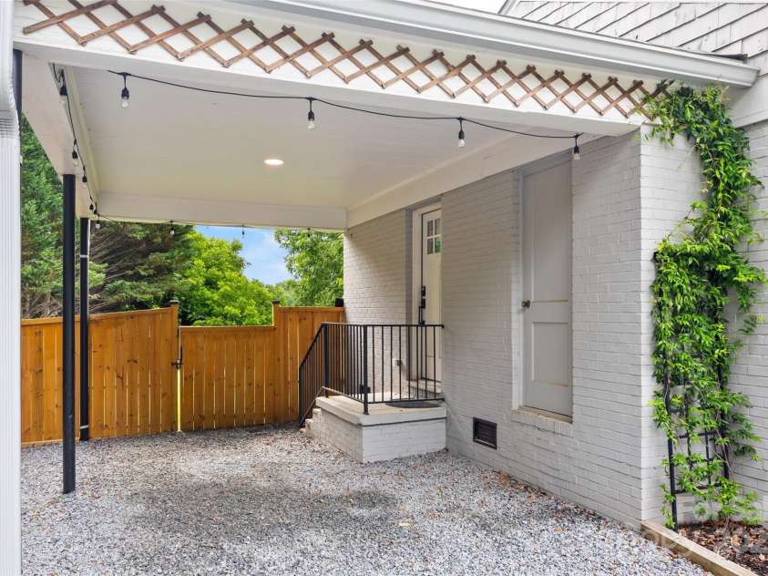 605 Cobb Street, Lowell, NC 28098.  MLS# CAR4261193, YatesRealty ID 17016. 