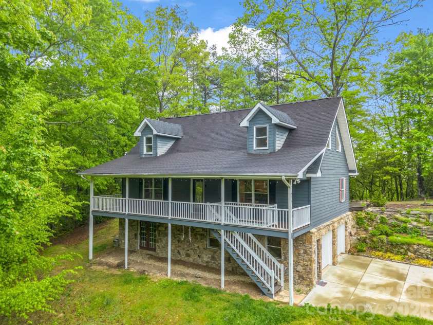 180 Canaday Drive, Brevard, NC 28712.  MLS# CAR4376218, YatesRealty ID 17017. 
