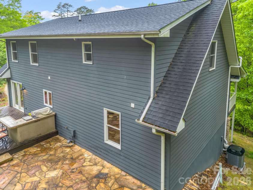 180 Canaday Drive, Brevard, NC 28712.  MLS# CAR4376218, YatesRealty ID 17017. 