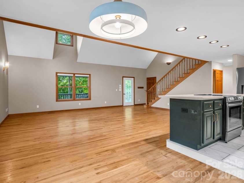 180 Canaday Drive, Brevard, NC 28712.  MLS# CAR4376218, YatesRealty ID 17017. 