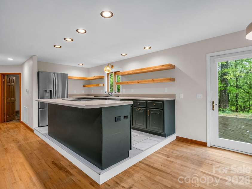180 Canaday Drive, Brevard, NC 28712.  MLS# CAR4376218, YatesRealty ID 17017. 