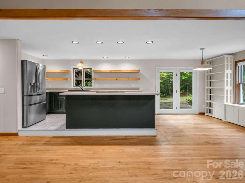 180 Canaday Drive, Brevard, NC 28712.  MLS# CAR4376218, YatesRealty ID 17017. 