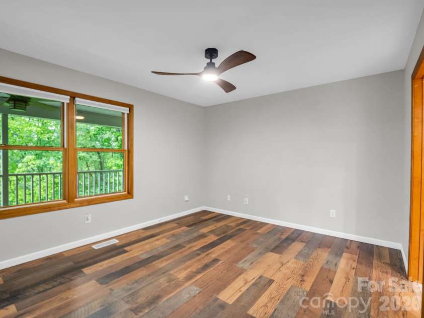 180 Canaday Drive, Brevard, NC 28712.  MLS# CAR4376218, YatesRealty ID 17017. 