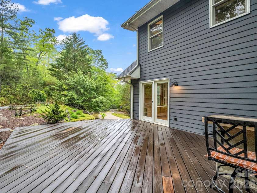180 Canaday Drive, Brevard, NC 28712.  MLS# CAR4376218, YatesRealty ID 17017. 