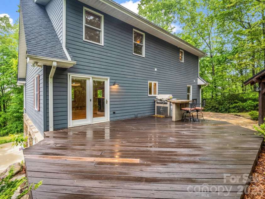 180 Canaday Drive, Brevard, NC 28712.  MLS# CAR4376218, YatesRealty ID 17017. 