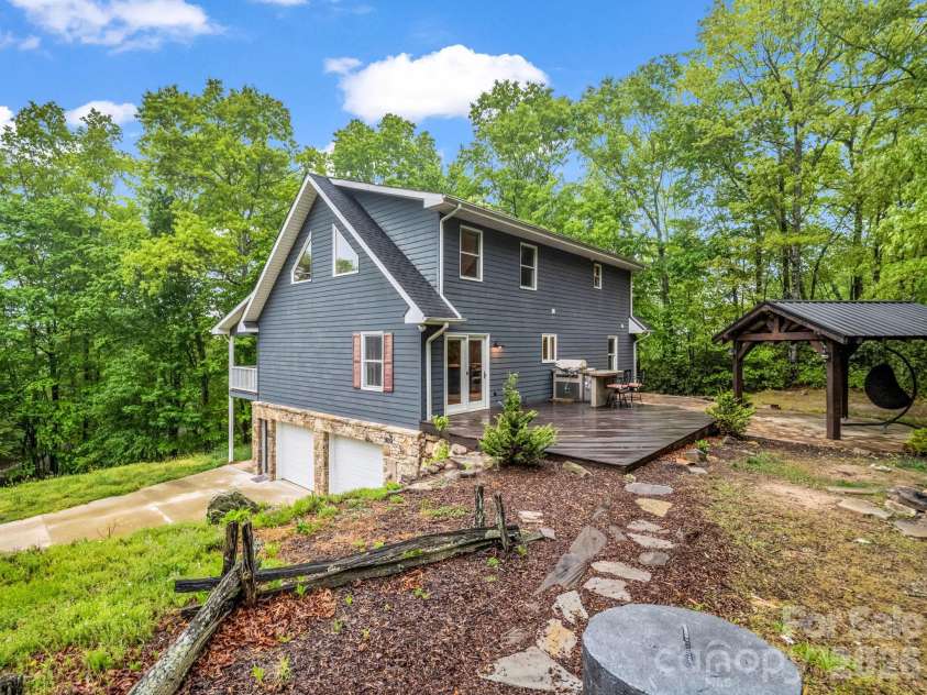180 Canaday Drive, Brevard, NC 28712.  MLS# CAR4376218, YatesRealty ID 17017. 