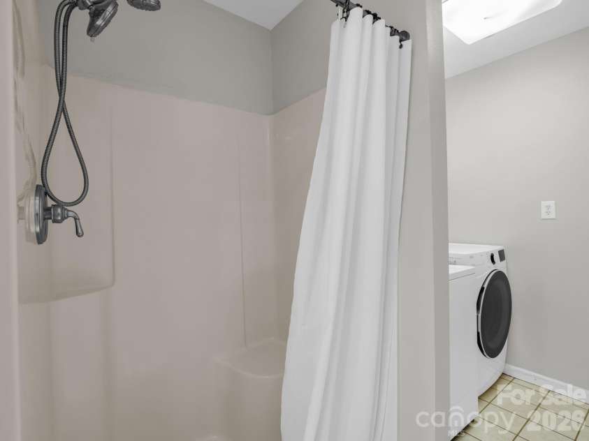 180 Canaday Drive, Brevard, NC 28712.  MLS# CAR4376218, YatesRealty ID 17017. 