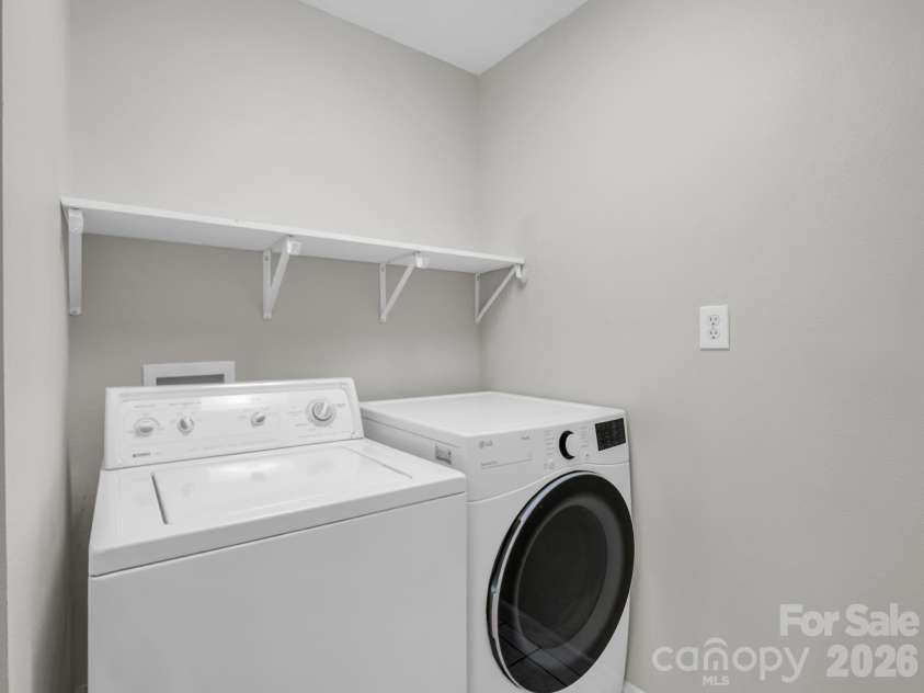 180 Canaday Drive, Brevard, NC 28712.  MLS# CAR4376218, YatesRealty ID 17017. 