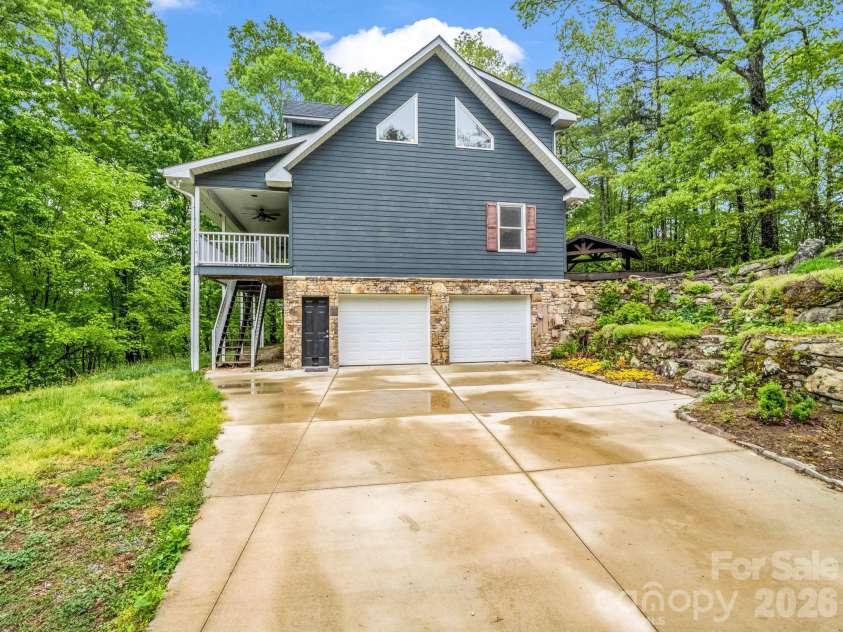 180 Canaday Drive, Brevard, NC 28712.  MLS# CAR4376218, YatesRealty ID 17017. 