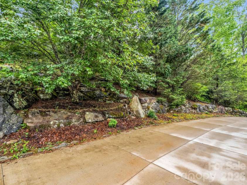 180 Canaday Drive, Brevard, NC 28712.  MLS# CAR4376218, YatesRealty ID 17017. 